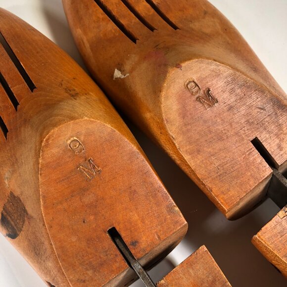 Vintage Solid Wood Shoe Trees Vented Heavy Quality Pair Size 9 M - Picture 8 of 8